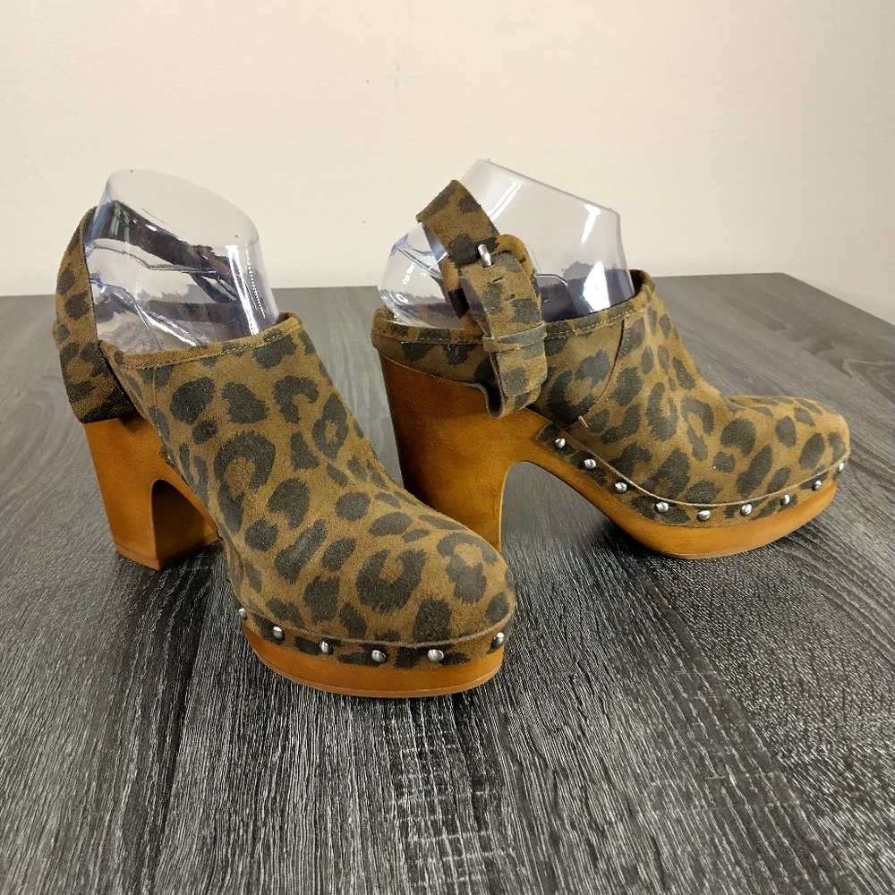 Leopard Print Platform Clogs - Picture 3 of 13